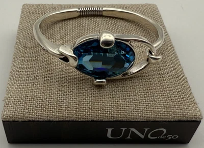 NUEVO Brazalete Uno de 50 SER DESLUMBRANTE Cristales Azules Plateado Talla Grande Foto 1 de 4
