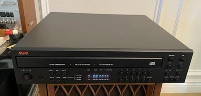 ADCOM GCD-700 Audiophile 5-disc CD Changer Player. Burr-Brown DACs - Image 1 of 4
