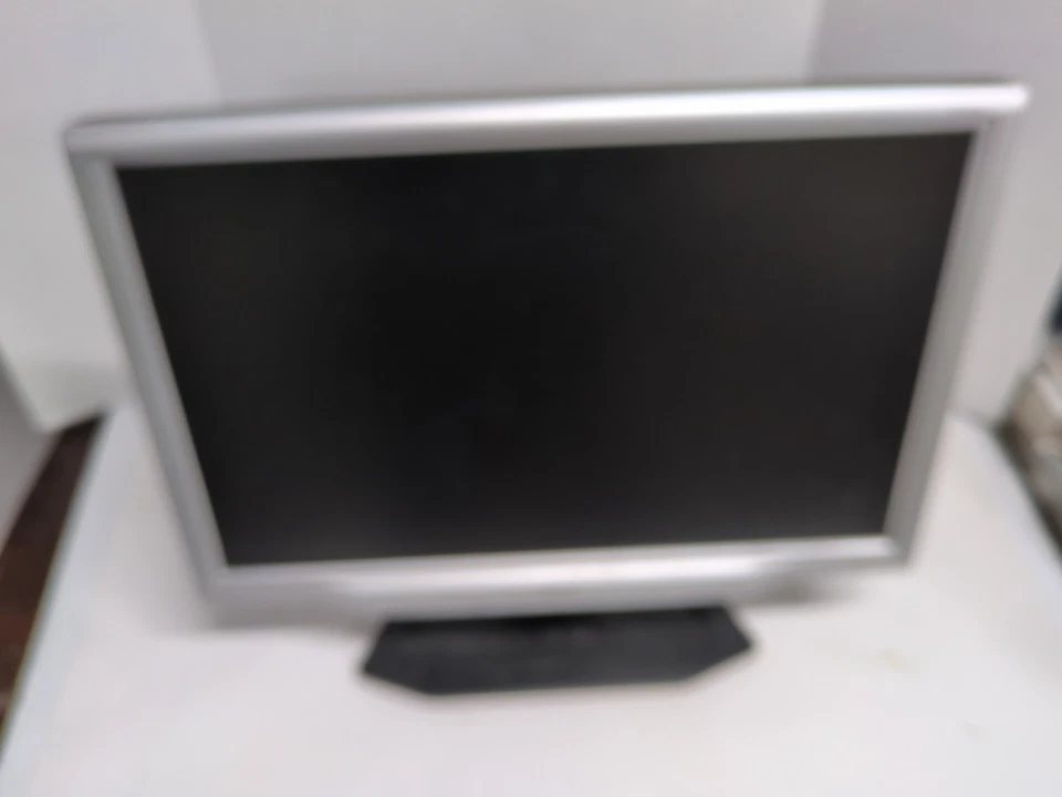 Acer X191W 19" Monitor With 2 Outputs HDMI and Reg PC  Tested Works  - Image 1 of 4