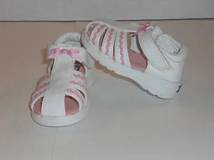 KEDS INFANT GIRLS SUZY WHITE PINK LEATHER SANDALS SIZE 2 VERY CUTE  - Picture 1 of 4