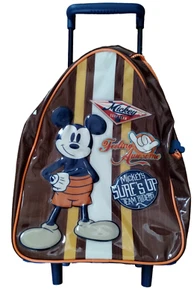 Disney Mickey Mouse Totally Awesome Surf Team rollender Kinderrucksack 18 Zoll x 11 Zoll x 5 - Bild 1 von 9