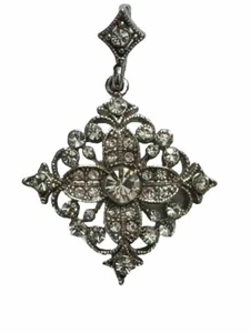 Ciondolo Art Decò Forma Diamante Strass Trasparenti Tono Argento - Foto 1 di 4