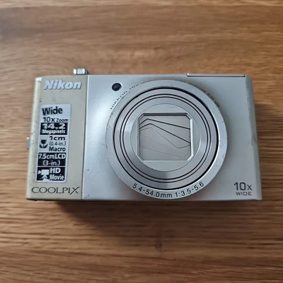 Digitalkamera Nikon Coolpix S8000 Silber Zustand Ok Getestet Funktioniert Lesen - Bild 1 von 4