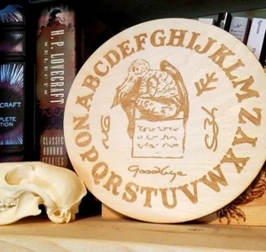 HP Lovecraft Wooden Ouija Board & Planchette 8"x8" Cthulhu + HPL's Handwriting - Picture 1 of 9