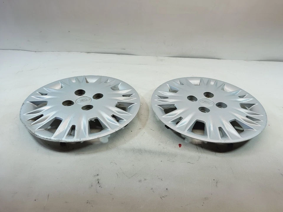 Ford Fiesta 2014 2015 2016 2017 2018 2019 tapacubos central tapacubos 15" Foto 1 de 4