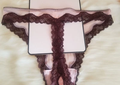 VICTORIA'S SECRET XL TEASE PIERNA ALTA CUCHARA TANGA PANTY ROSA BORGOÑA MALLA Y ENCAJE Foto 1 de 4