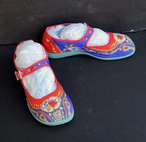 Hot Chocolate Design Women's Multicolor Flowers Flat Shoes Sz 36 - Picture 1 of 9