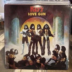 KISS - Love Gun 1977 Terra Haute Pressing LP W/Gun and OIS - Picture 1 of 6
