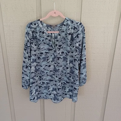 Blusa NYDJ Estampado Camuflado Perfecto Talla L Mujer Botón Manga Tres Cuartos Foto 1 de 4