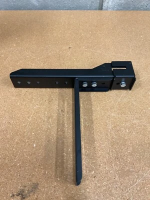 PANDUIT FR6ALB 6" adjustable ladder rack bracket - Image 1 of 4
