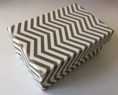 DECORATIVE COLORFUL GIFT/STORAGE BOX, Recycled paper - SM White/Gold Chevron - Image 1 of 4