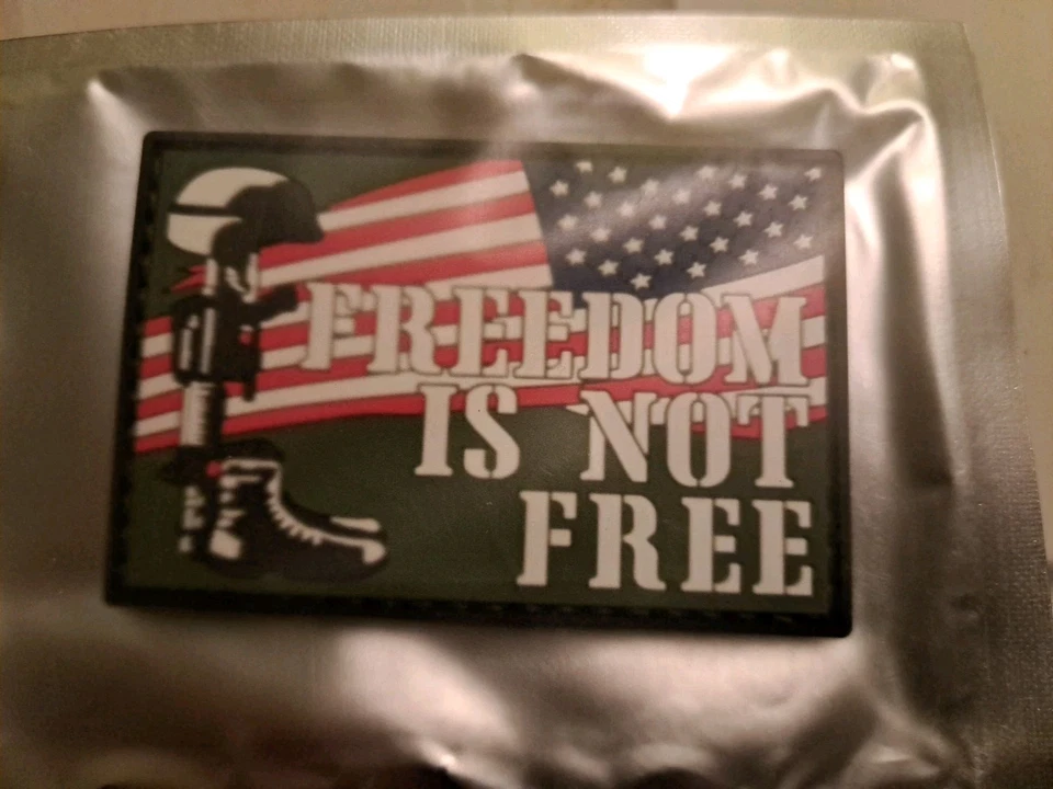 Parche-gancho moral PVC 5ive Star Gear - "La libertad no es libre" 2" X 3" Foto 1 de 1