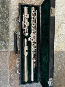 Artley 15-O open hole flute with hard case. Made in USA - Picture 1 of 6