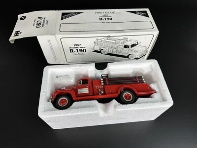 Пожарная машина First Gear 1957 International R-190 Star Enterprise 1:34 18-1740 - Изображение 1 из 4