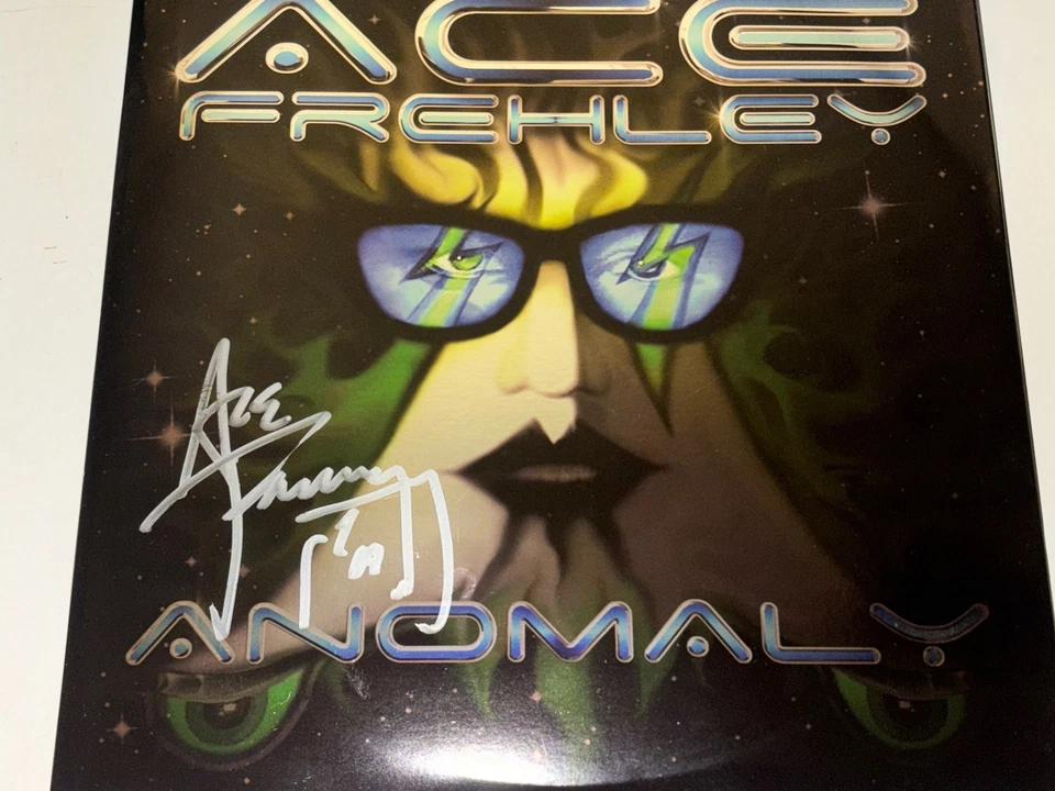 Ace Frehley Anomaly SIGNED 2 LP Foil Cover Bought from Ace's Merch Store KISS - Imagem 1 de 4