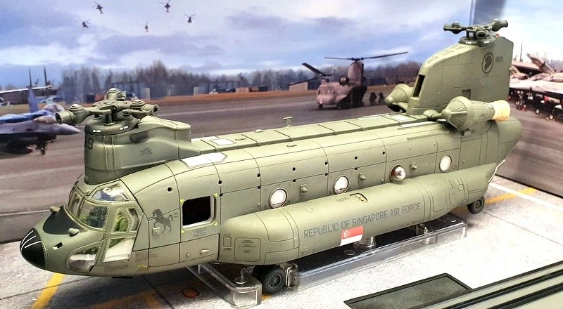 Forces of Valor 1/72 Scale 821005D - RSAF Chinook CH-47SD 127 Sqn - Image 1 of 4
