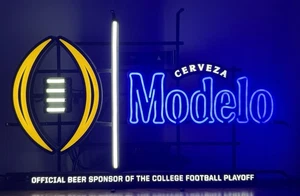 Modelo Cerveza College Football LED Lighted Sign - NIB - Picture 1 of 6