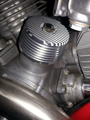 Cubierta de tapa de filtro de aceite doble bisel Ducati 860 900 SS Darmah GT GTS Foto 1 de 4