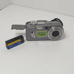 Sony Cyber Shot DSC-P10 5.0mp Digital Camera *For Parts Or Repair* Good Cond - Picture 1 of 10