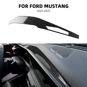Cubierta de panel de tablero interior de fibra de carbono negro para Ford Mustang 24-25 - Imagen 1 de 9