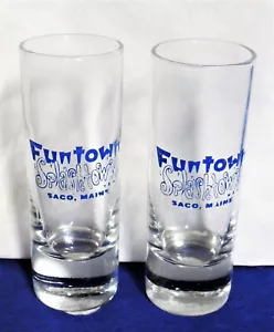 2 Schnapsgläser Saco Maine Souvenir Splashtown Funtown USA 4 Zoll hoch blau auf klar - Bild 1 von 3