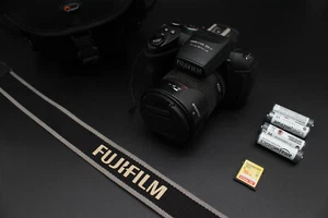 Fujifilm FinePix HS20EXR D-SLR style Digital Bridge Camera 30x 24-720mm Lens - Picture 1 of 13