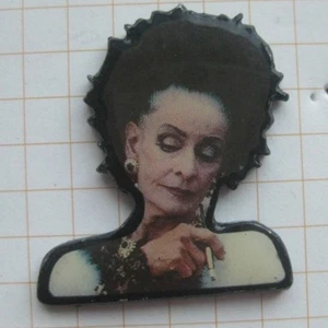 WEST / PUNK OMA   ........................................ Zigaretten Pin (175d) - Bild 1 von 1