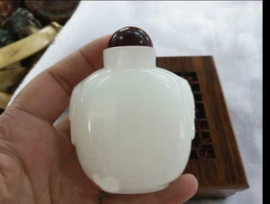 Botella de tabaco de jade blanco tallada a mano maestra china rara de 3,0 pulgadas de 2,7 pulgadas - Imagen 1 de 3