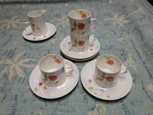 Mikasa 'Just Flowers' set of 4 tea cups, 5 saucers + Creamer  *NM* - Picture 1 of 8