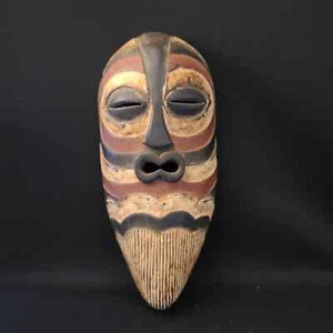 Chokwe Hand-Carved Vintage Wooden African Mask - Picture 1 of 3