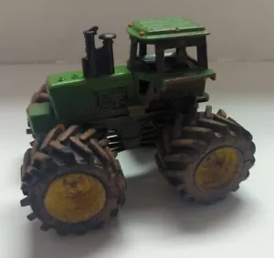 ETRL John Deere 8310 Tractor Ultra Ultra Rare Premier Muddy Series 1:64 - Picture 1 of 8