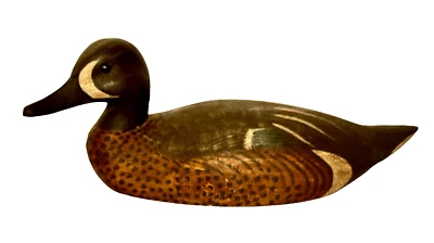 SEÑUELO DE PATO Firmado DON LAW Madera Pintada Arte Popular Ojos de Vidrio De Colección Foto 1 de 4