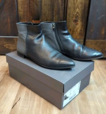 Womens Sz 8 ECCO Shape Pointy Ballerina Booties Black & Gray Flat EUC - Image 1 of 4