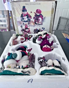 Grandeur Noel Ski Snowman Family Figurine Set – NIB (New in Box) - Picture 1 of 22