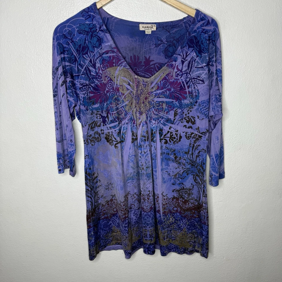 Camiseta One World roxa decote em V enfeitada elástica boho túnica feminina GG artística - Imagem 1 de 4