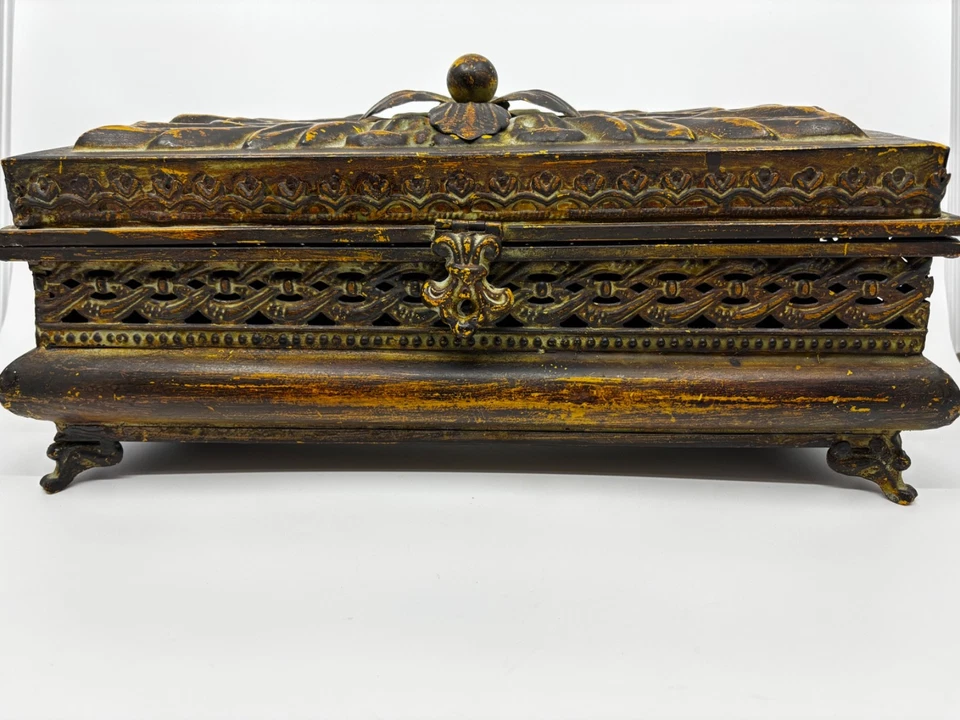Decorative old World Chest - Image 1 of 4