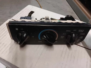 Heater A/c Control FORD PICKUP F150 99 00 01 02 03 04 - Picture 1 of 7