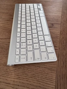 Apple Magic Keyboard Gen 1 A1314 British Wireless Keyboard - Picture 1 of 4