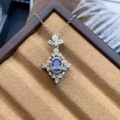 Cadena Colgante Halo Tanzanita/Diamante Corte Ovalado Simulado Acabado Oro 14K Dos Tonos Foto 1 de 4