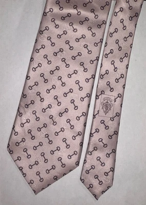 Corbata de seda italiana vintage Gucci ligera fucsia mordida de caballo italiana para hombre Foto 1 de 4
