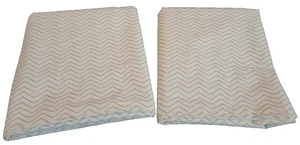 2 fundas de almohada diseño Chevron blanco y gris.  20 X 30 Stan / Queen - Imagen 1 de 3