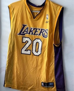 Gary Payton Lakers 20  - Picture 1 of 3