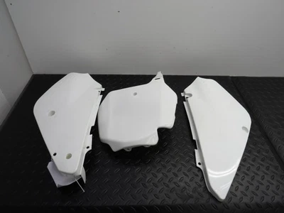 02-23 SUZUKI RM 85 RM 85L OEM PLASTIC FRONT NUMBER PLATE W/ REAR SIDE PANELS - Image 1 of 4