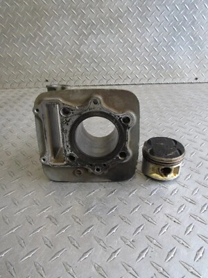 00 SUZUKI GZ250 GZ 250 2000 MOTOR CILINDRO JARRA Y PISTÓN Foto 1 de 4