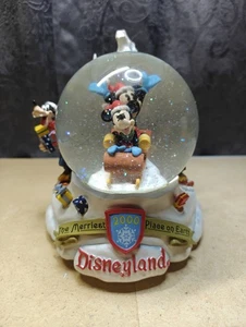 Disneyland 2000er The Merriest Place On Earth musikalische Schneekugel Vintage Weihnachten  - Bild 1 von 11