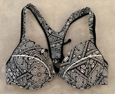 Top de natación bikini push up Xhilaration espalda deportiva talla mediana negro blanco tribal Foto 1 de 4