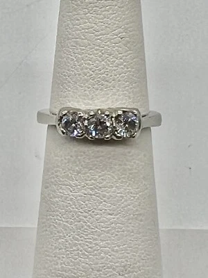 Anillo de platino sólido 950 0,50 tcw con racimo de diamantes para dama talla 5 Foto 1 de 4