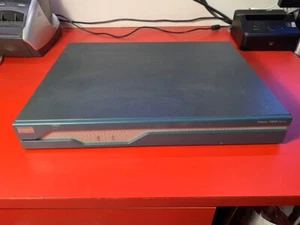 Cisco 1840 - 1800 Series Integrated Services Router - Foto 1 di 2