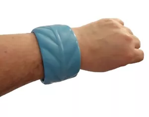 Brazalete Brazalete Grueso Vintage Patrón Hoja Plástico Azul - Imagen 1 de 5