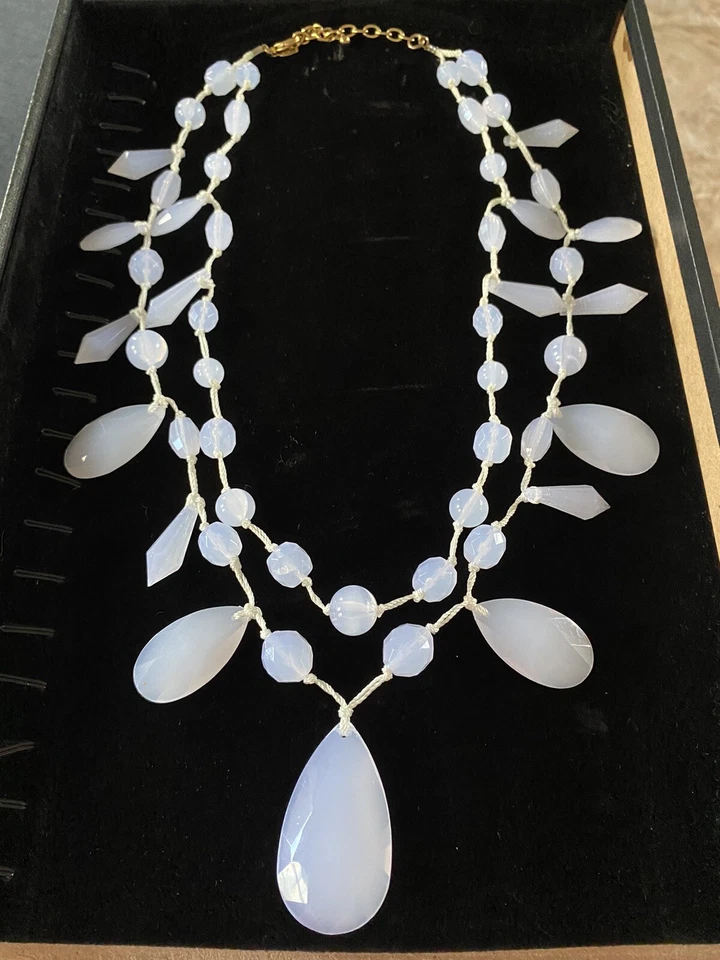 Collar Joan Rivers Colección Clásica Piedras Blancas Esmeriladas Cierre de Cadena Dorado Foto 1 de 4